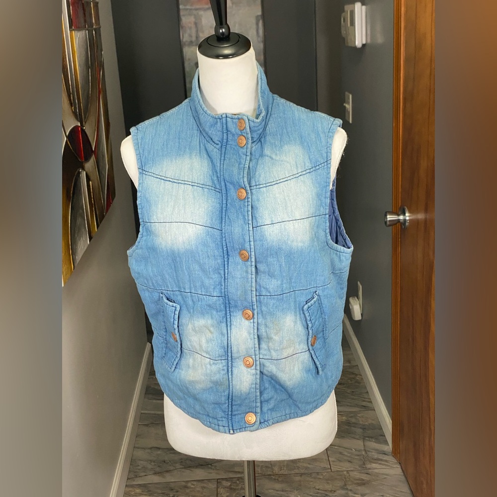 Last Kiss Woman’s XL Vest